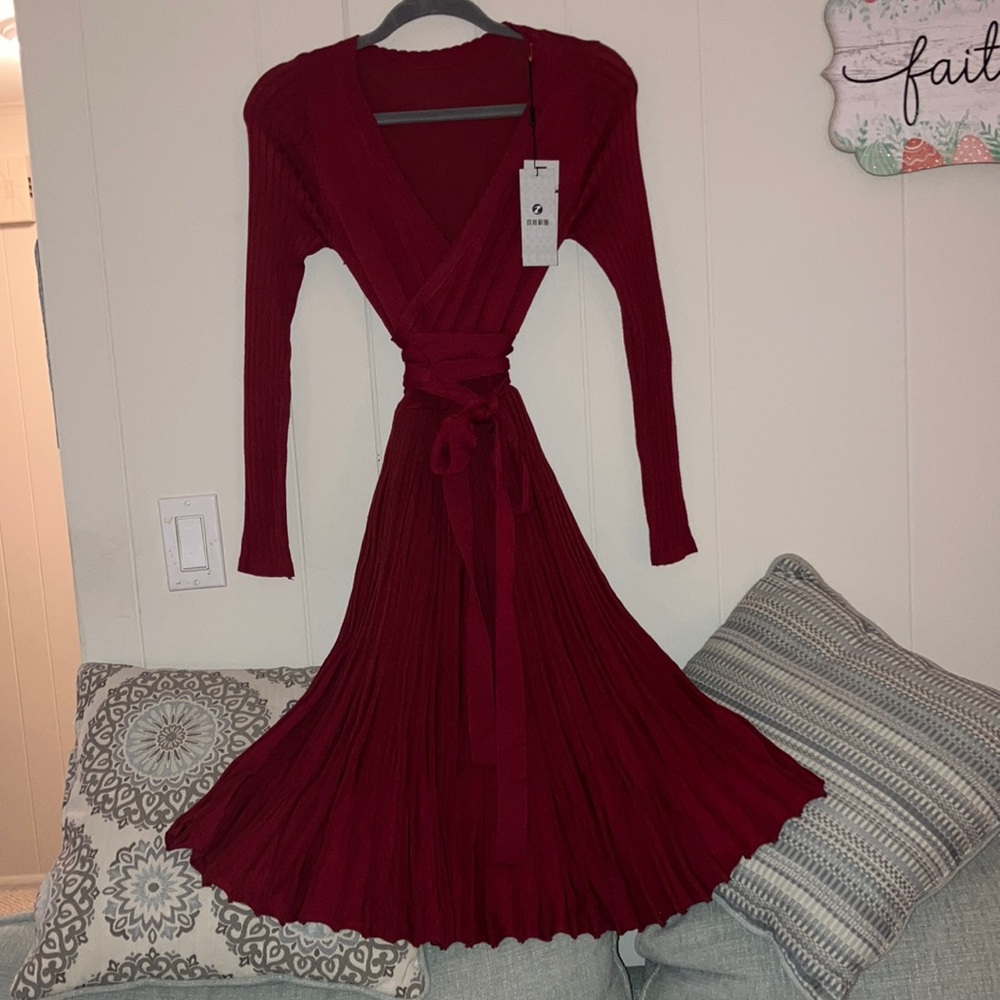 🍂 Gorgeous Autumn Red Pleated Sweater Dress NWT
